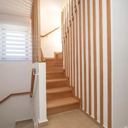 Claudio Stone House *