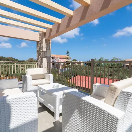 Claudio Stone House *