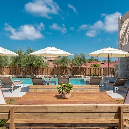 Claudio Stone House * Vasilikí