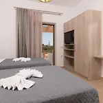 Claudio Stone House * Vasilikí