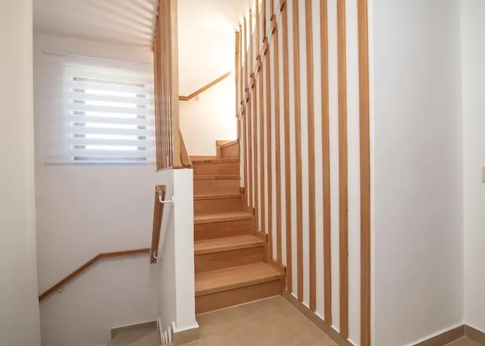 Claudio Stone House *